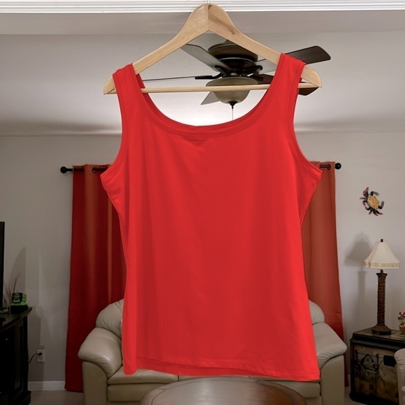Peter Nygard Tops - Peter Nygard Women’s NWOT Red Tank Top Size M